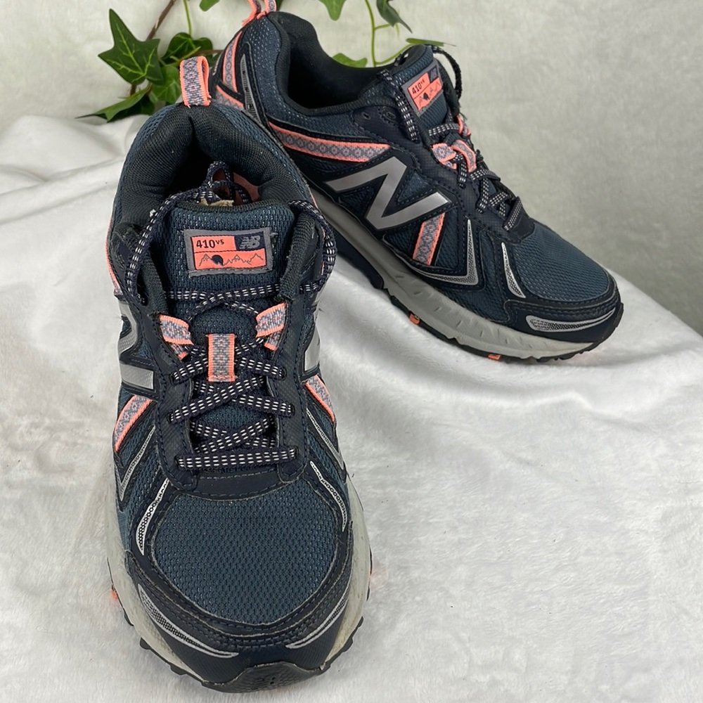 New Balance Thunder 410v5 Trail Running Shoes Size 8.5 Gray / Melon GUC